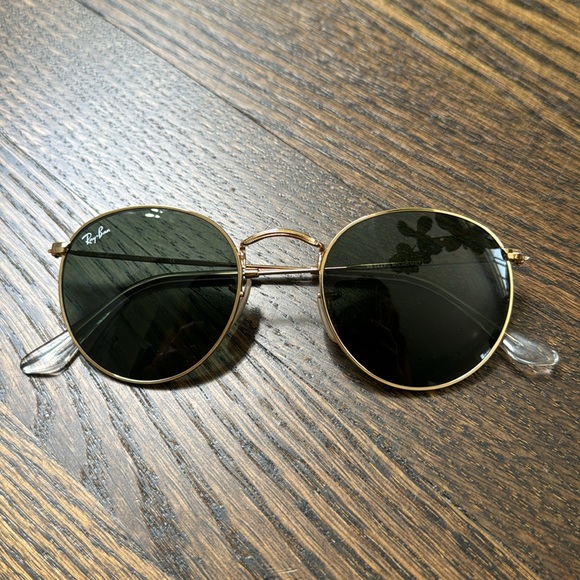 Ray Ban Gold Round Metal Sunglasses Gold frame with Green lenses - Picture 4 of 4